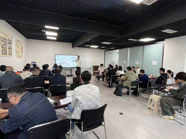 嶸領(lǐng)教育點(diǎn)石成金突破課之氣血津液，經(jīng)絡(luò)，病因重難點(diǎn)講解來啦！